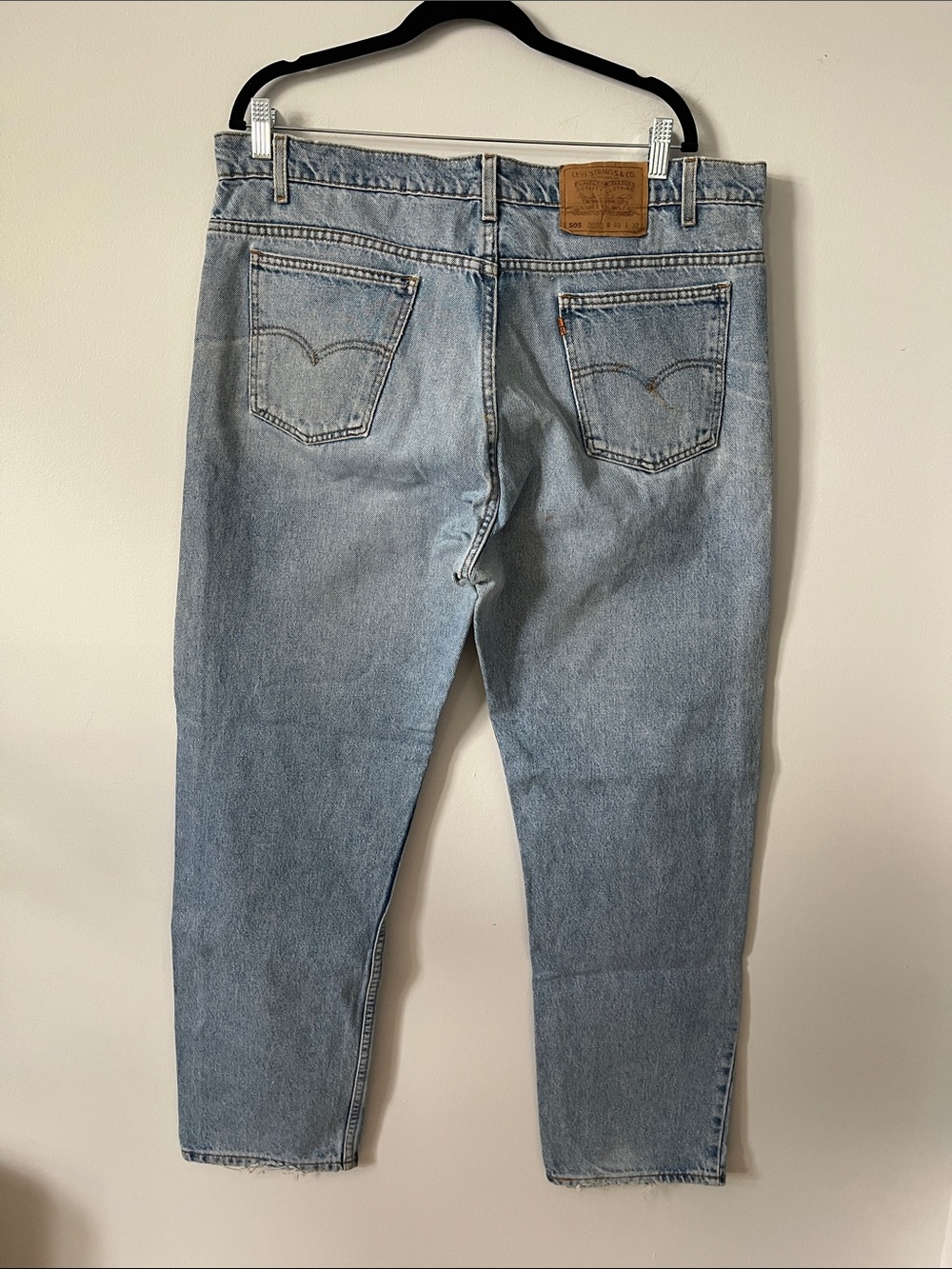 Levi's Men’s Light Blue Denim Jeans - Classic Straight Fit vintage 550 40x32